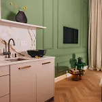 Luxury Design Apartment At Old Town Square With Air Condition