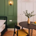 Luxury Design Apartment At Old Town Square With Air Condition