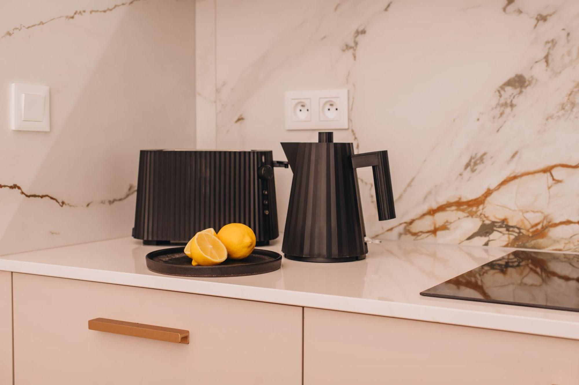 Luxury Design At Old Town Square With Air Condition *